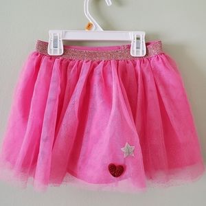 Skirt pink for 5 years old girl, like new.